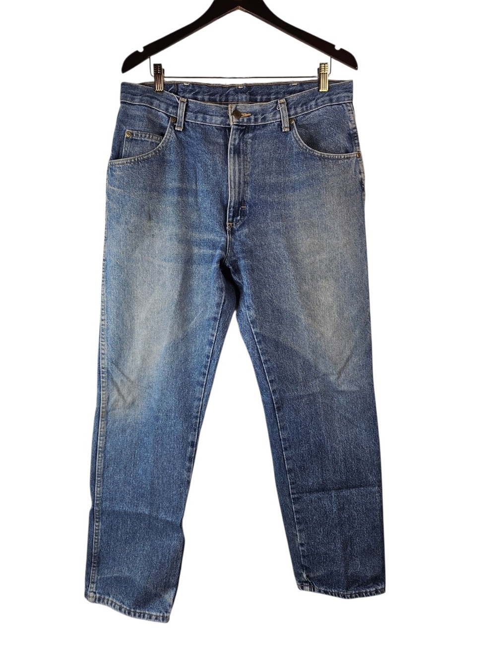 Wrangler Mens 34x34 Premium Quality Relaxed Fit Medium Wash Jeans